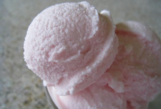 Pink lemonade ice cream