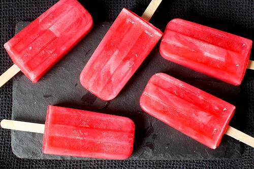 Pink lemonade popsicles