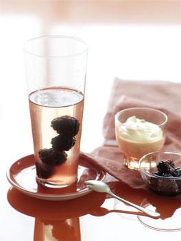 Pink moscato and blackerry jellies with vanilla cream