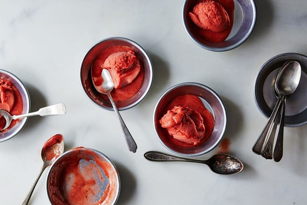 Pink peppercorn-strawberry sorbet