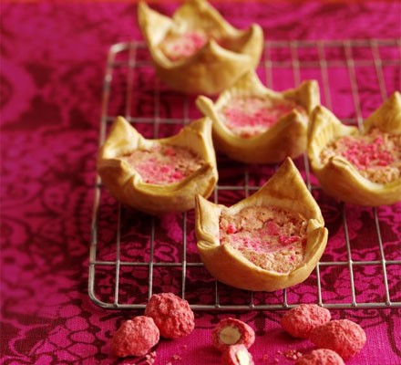 Pink praline tarts