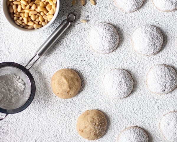 Piñon Mexican wedding cookies