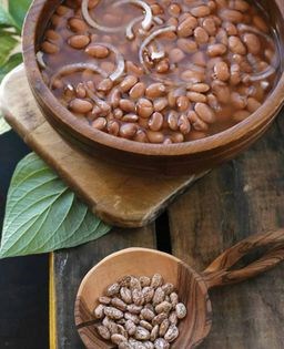 Pinto beans (Frijoles de la olla)