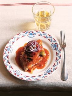 Piperade with seared tuna (Piperade de thon cuit)