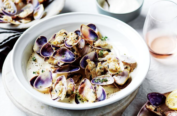 Pipis with vermouth, seaweed, white pepper aioli