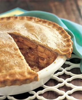Pippin apple pie with hazelnut crust