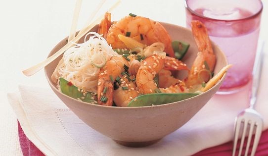 Piquant prawn salad