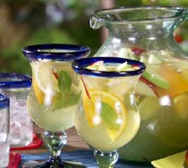 Pisco sour sangria