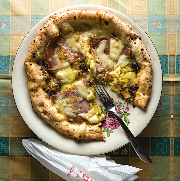 Pistacchio and mortadella pizza (Pistacchio e mortadella)