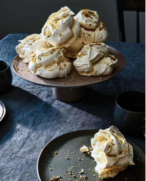 Pistachio & rose water meringues [Yotam Ottolenghi]