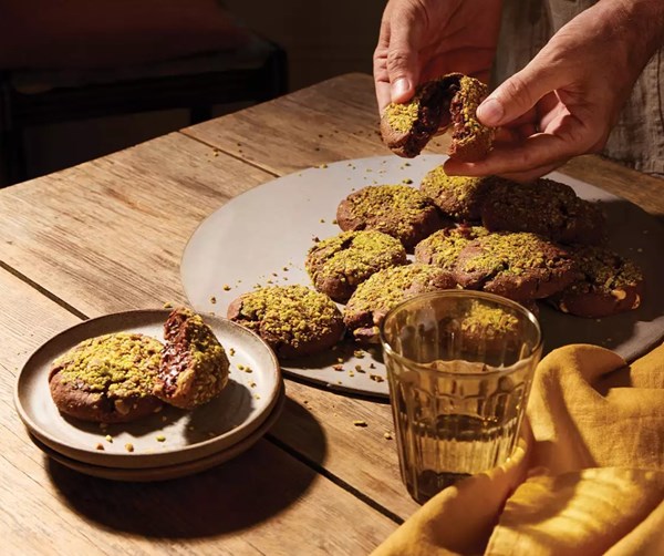 Pistachio & white chocolate cookies