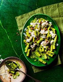 Pistachio and kale pesto pasta