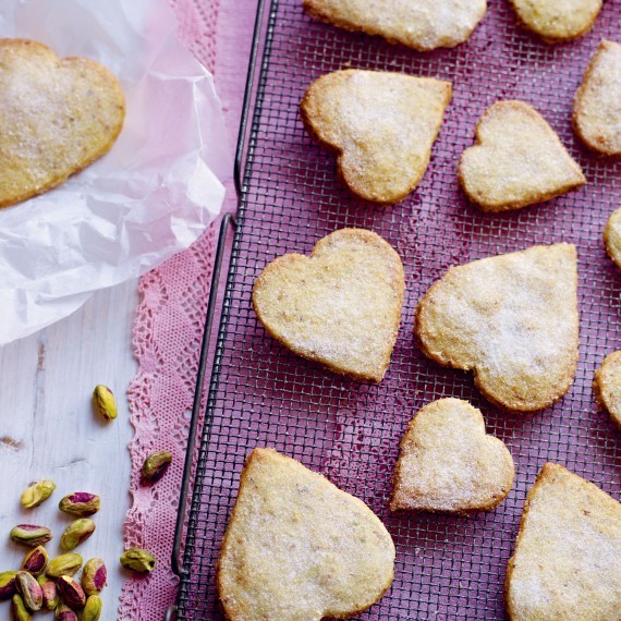 Pistachio and orange shortbread hearts