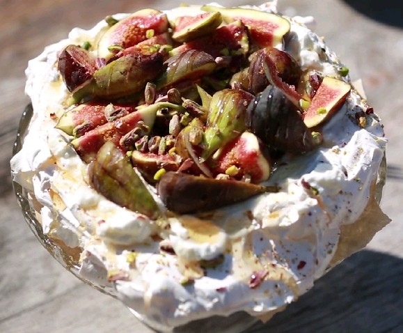 Pistachio and rosewater Pavlova with Greek yoghurt, honey and figs