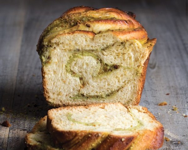 Pistachio babka
