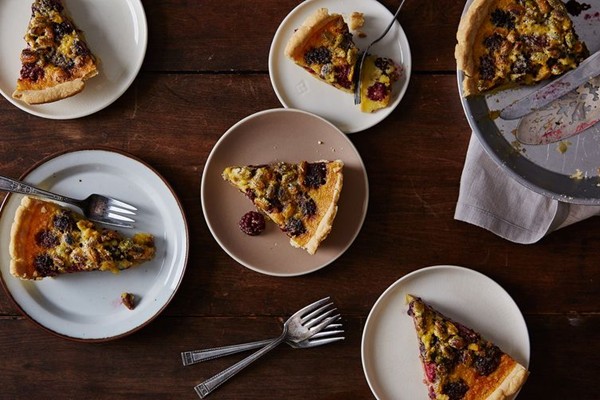 Pistachio-blackberry pie