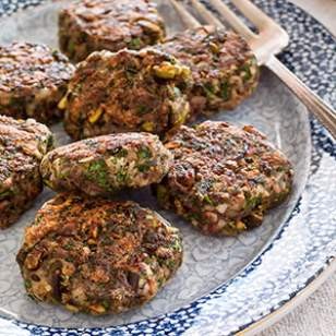 Pistachio breakfast sausage patties