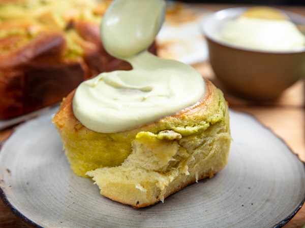 Pistachio buns