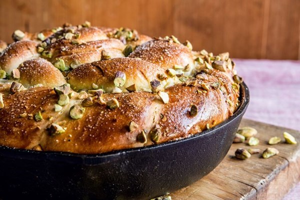 Pistachio-cherry Danish