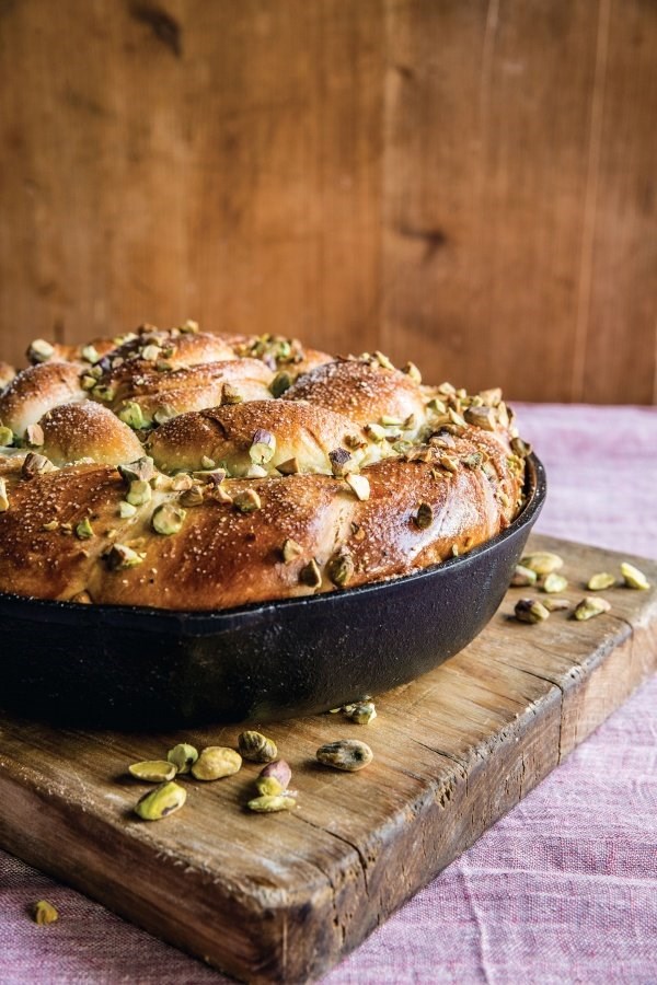 Pistachio-cherry Danish