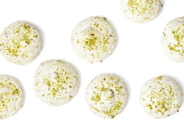 Pistachio-chocolate meringues 