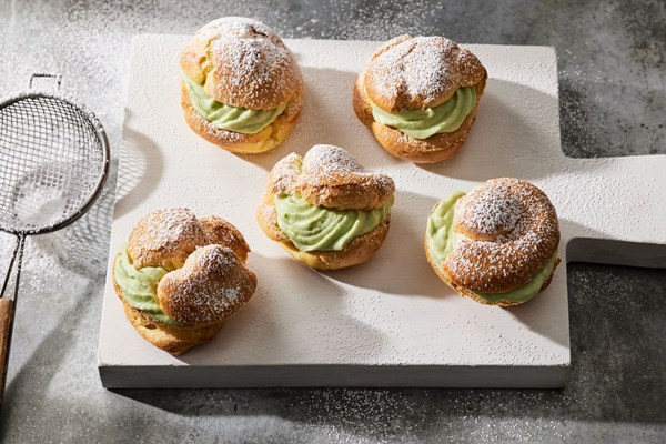 Pistachio cream puffs
