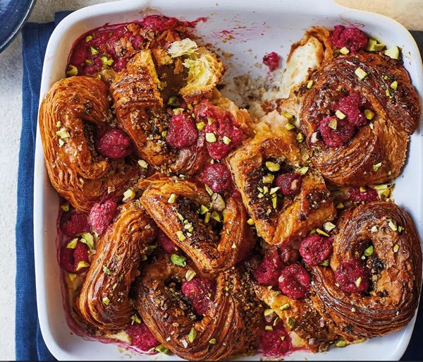 Pistachio croissant strata