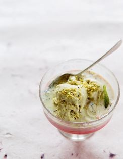Pistachio ice-cream float (Peshawari falooda)