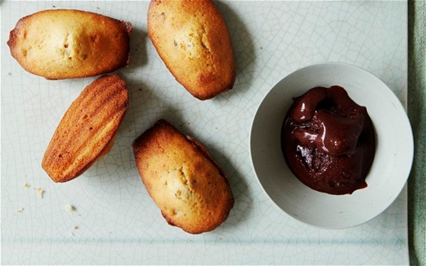 Pistachio madeleines with chocolate sorbet