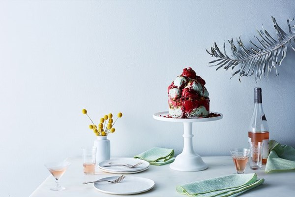 Pistachio-raspberry gelato-sorbetto cake