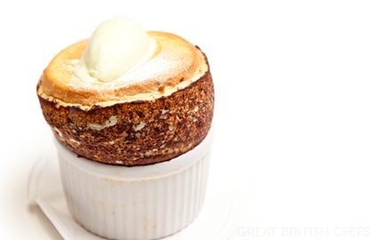 Pistachio soufflé with pistachio ice cream