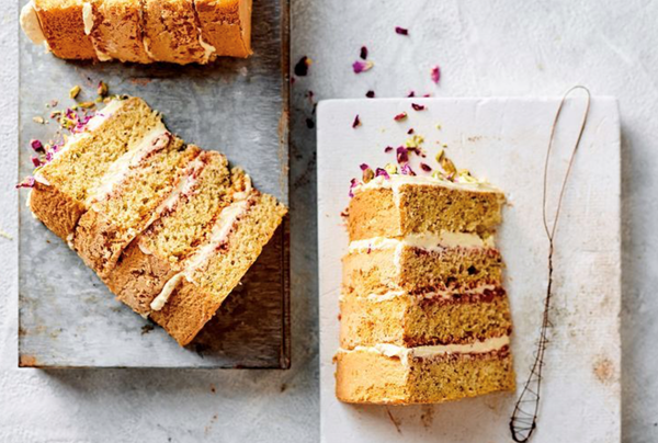 Pistachio sponge with strawberry jam and cream
