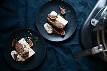 Pistachio, vanilla and chocolate crunch semifreddo