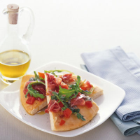 Pizza bianca with Gorgonzola, rocket and prosciutto 