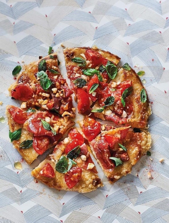 Pizza crêpes with jamón & tomato 