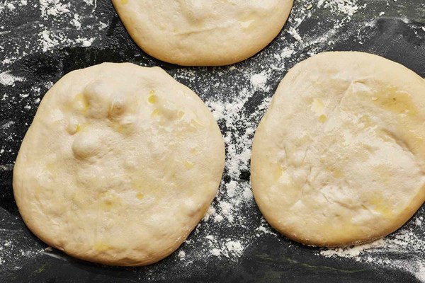 Pizza dough for grilling