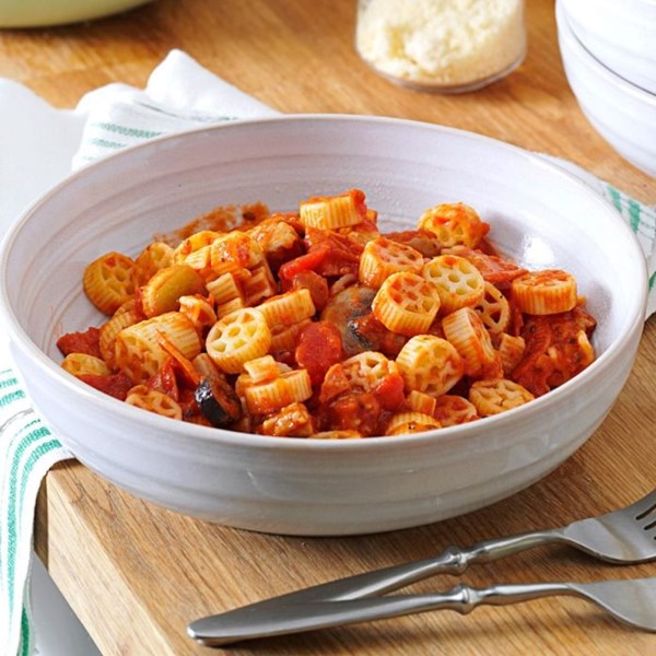 Pizza-flavored pasta sauce
