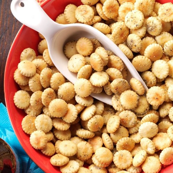 Pizza oyster crackers