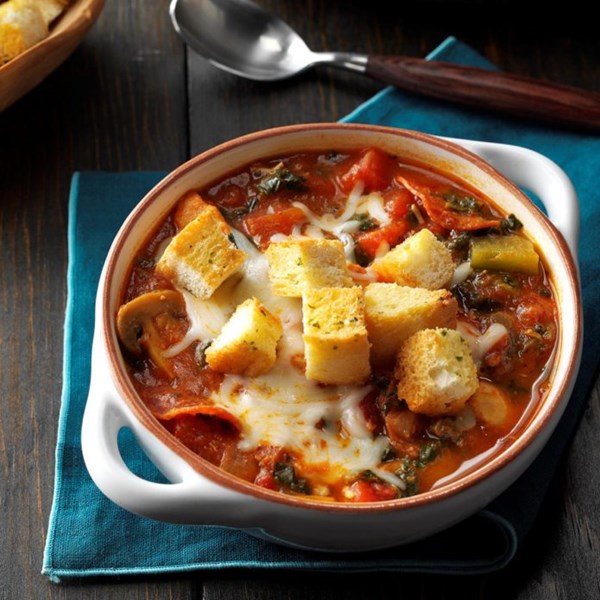 Pizza soup with garlic toast croutons 