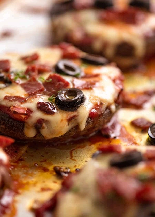 Pizza stuffed mushrooms
