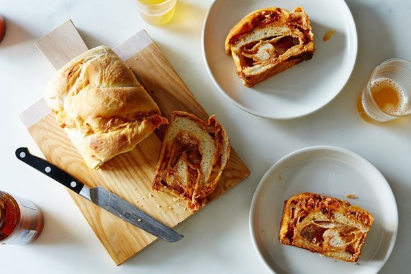 Pizza swirl bread
