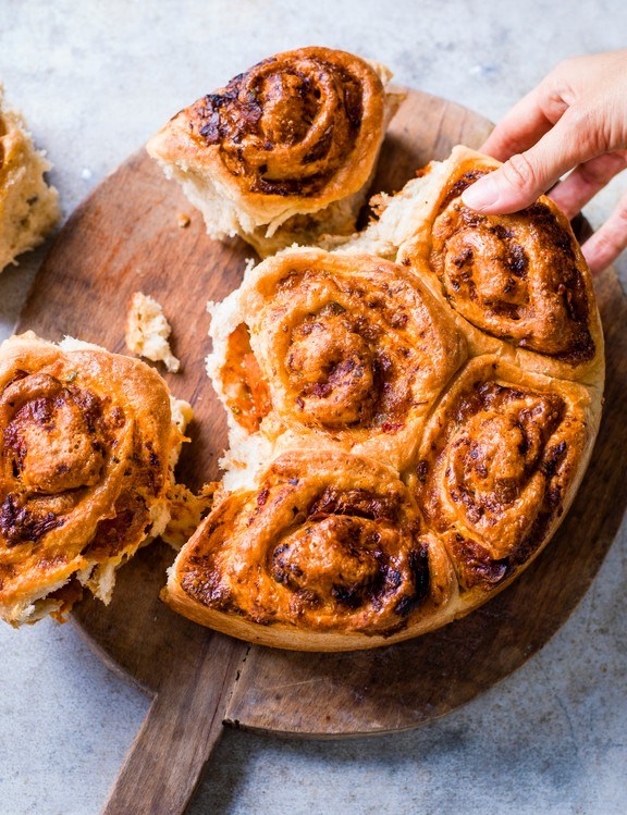 Pizza swirl bread