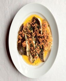 Plaice fillets with shrimps and mace
