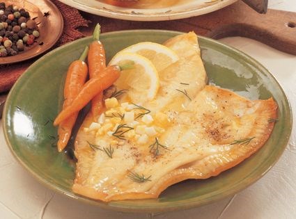 Plaice with an egg and butter sauce