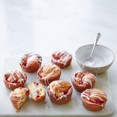 Plum & elderflower cakes