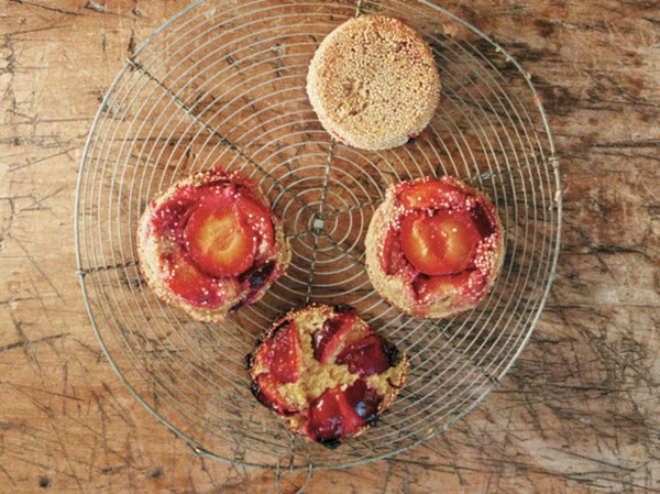 Plum & quinoa cakes