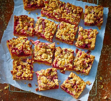 Plum & raspberry crumble bars