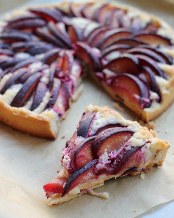 Plum and almond cream tart