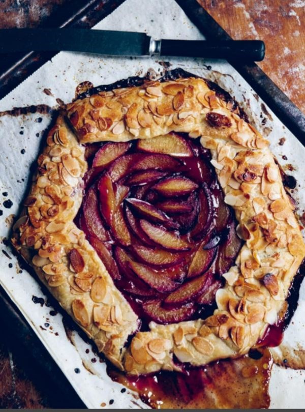 Plum and almond galette (Plommongalette med mandel)