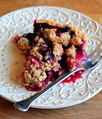 Plum and blackberry pie with almond crumble